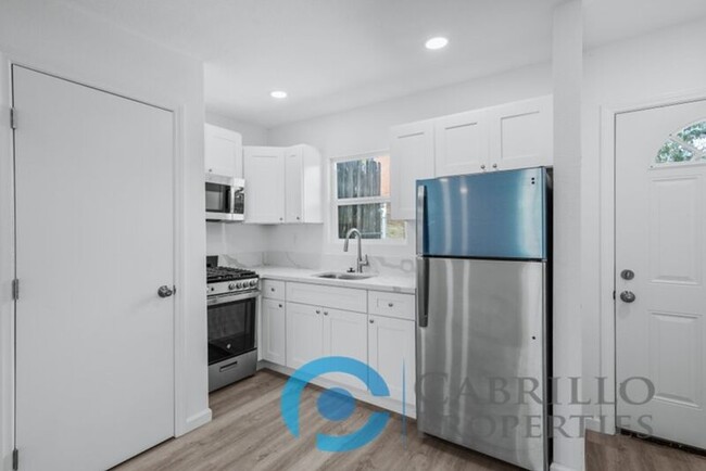 Building Photo - 2527 Tuberose St
