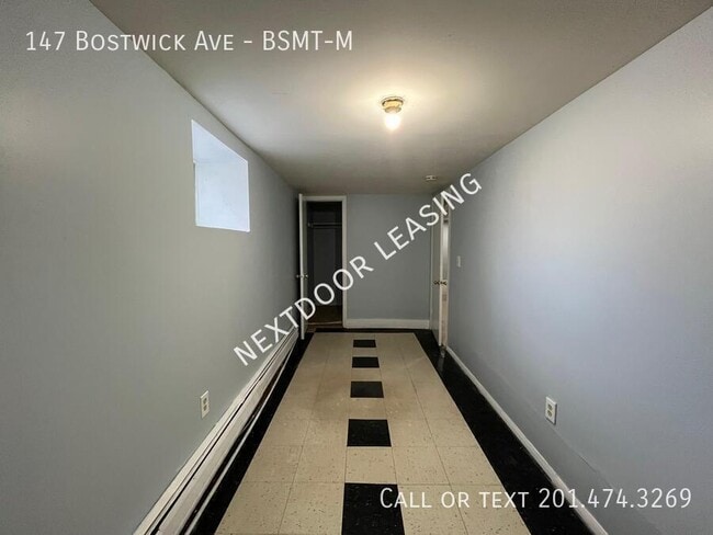 Building Photo - 147 Bostwick Ave