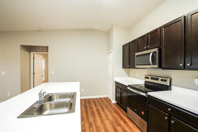 Building Photo - 2611 NW 25th Pl