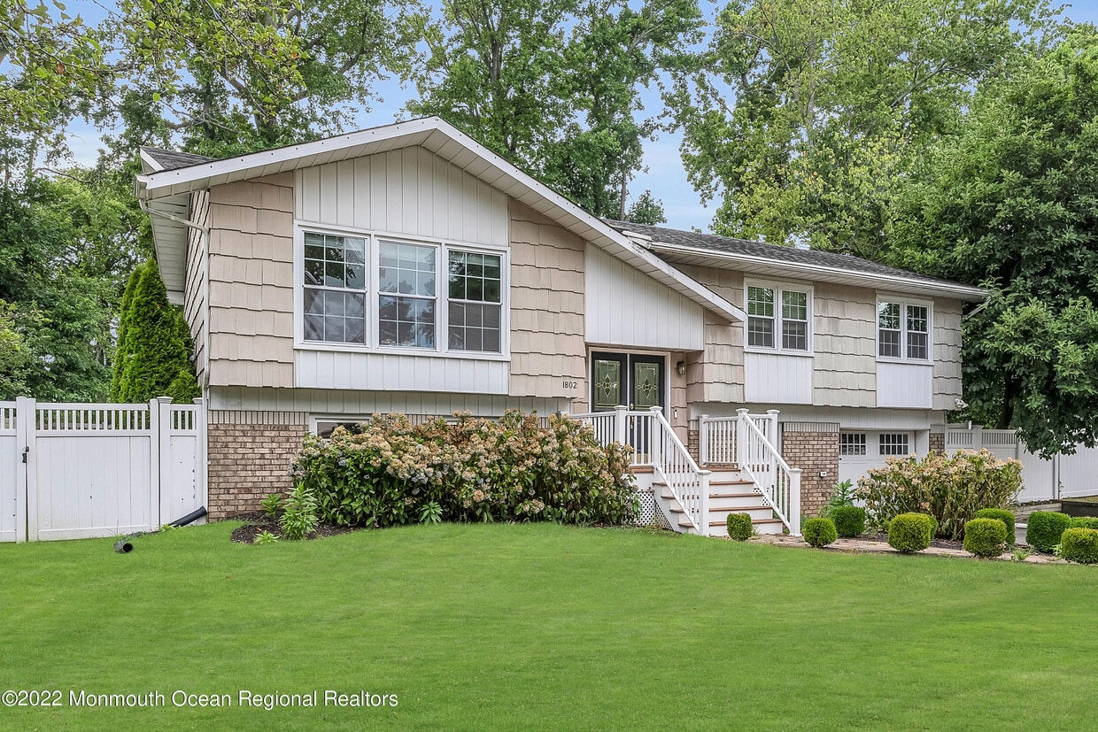 Foto principal - 1802 Holbrook St
