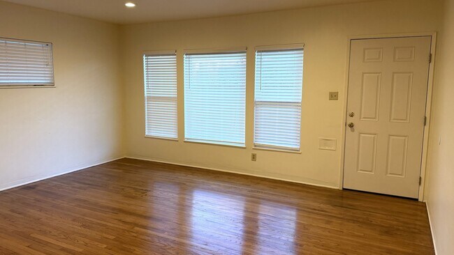 Foto del edificio - 3590 Cedar Ave