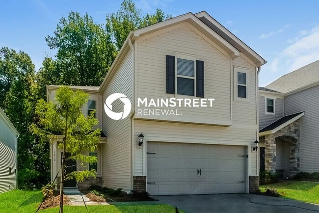 Building Photo - 4 Bedroom Pet-Friendly Home in Charlotte, NC with Main Street Renewal