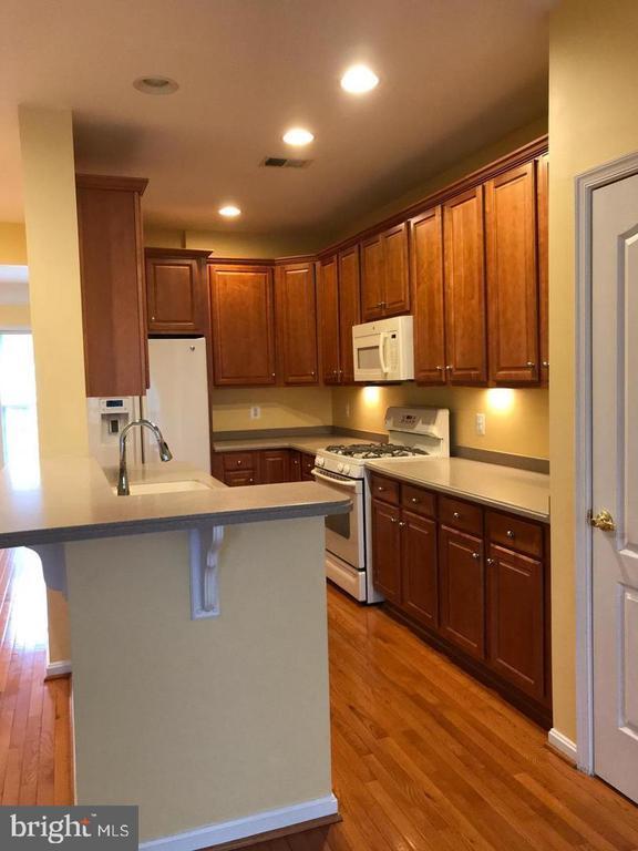 Building Photo - 21927 Windy Oaks Square