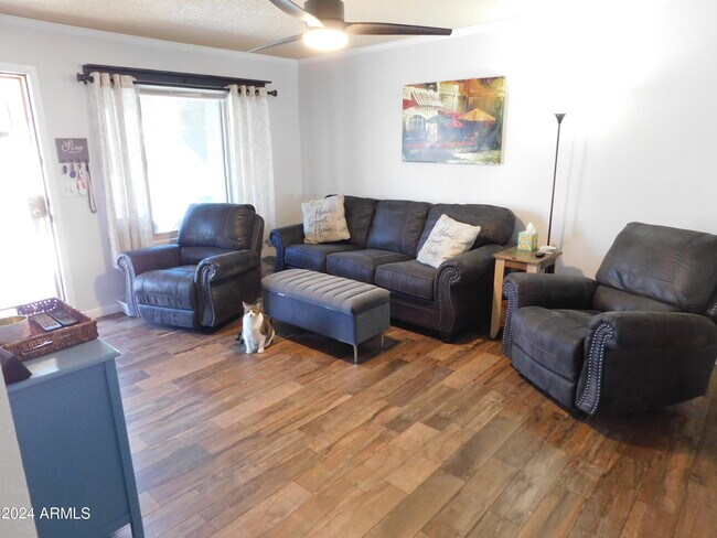 Foto del edificio - 3561 W Galveston St