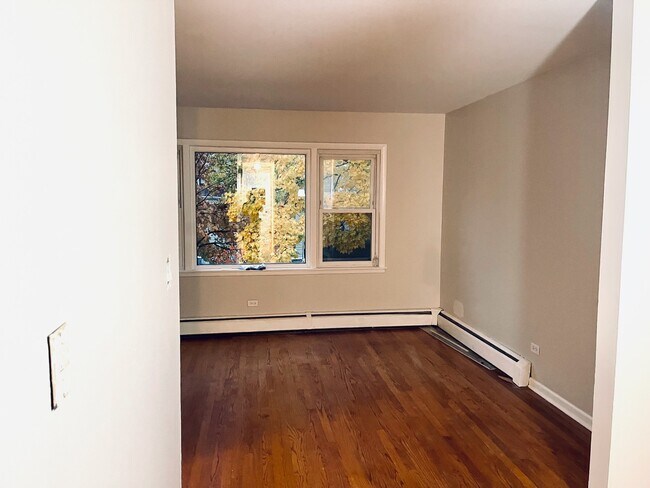 Building Photo - 936 Thomas Ave