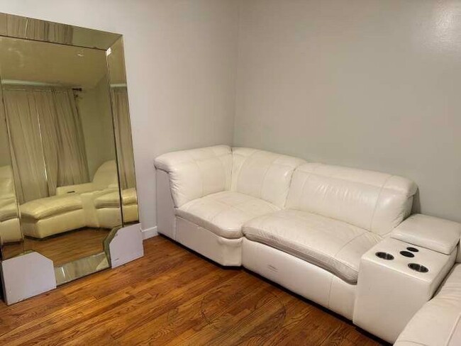 Foto del edificio - 11540 S Racine Ave