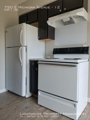 Building Photo - Updated Two Bedroom Apartment in Battle Creek