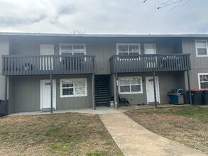 Building Photo - 1603 Azalea Cir