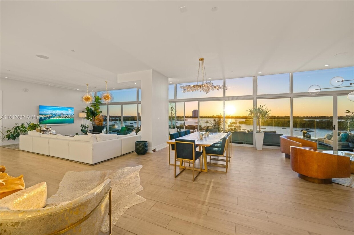 Foto principal - 7934 West Dr