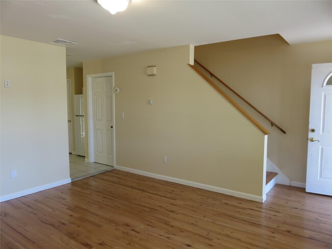 Building Photo - 66 Dartmouth Ave