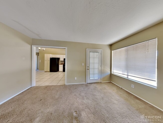 Building Photo - 5223 W Aster Dr