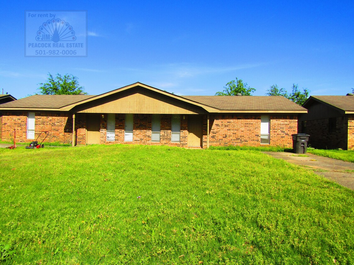 Primary Photo - 3015-3015 Hines Dr