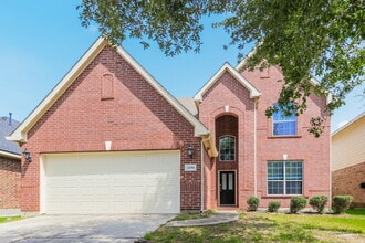 Building Photo - 4939 Forest Hurst Dr