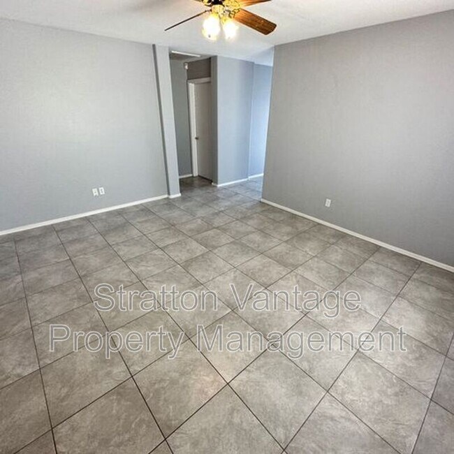 Foto del edificio - 12220 W Scotts Dr