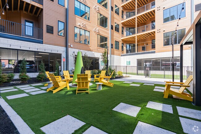 Fogata en el patio - The Yard Apartments