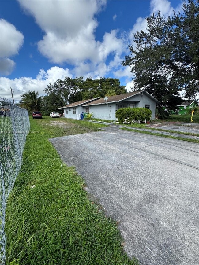 Foto del edificio - 757 NW 95th Terrace