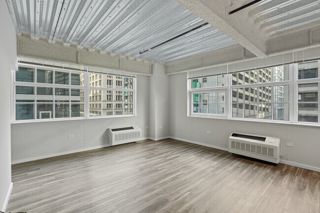 Foto del edificio - 53 E Lake St