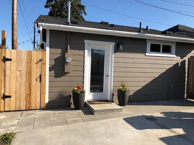 Foto principal - 2226 Rainier Ave