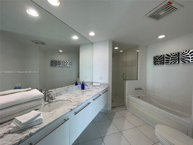 Foto del edificio - 2 br, 2 bath Condo - 500 Brickell Ave Apt ...