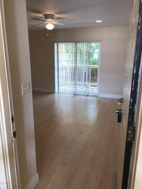 Foto del edificio - 255 Ulster Ln