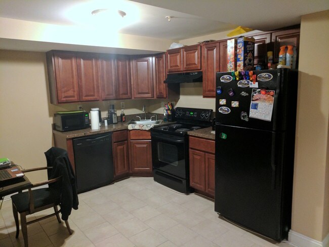 Kitchen - 2227 Saint Paul St