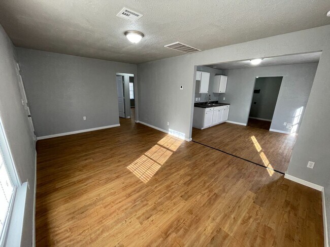 Building Photo - 1153 Windemere Ave
