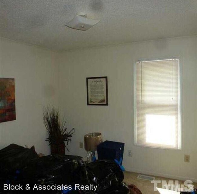 Building Photo - 3 br, 2 bath House - 124 Oak Hill Loop