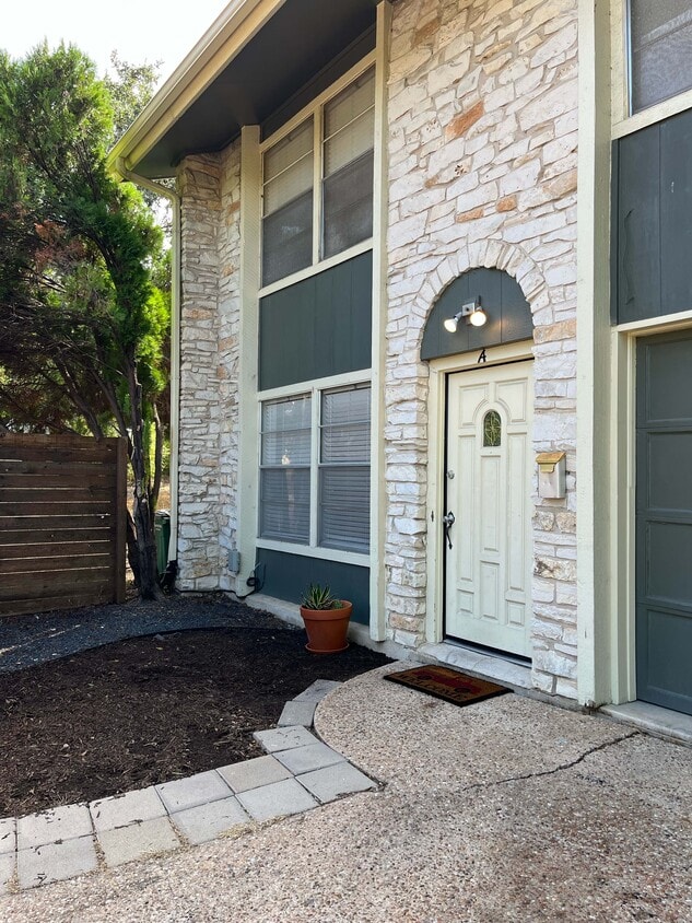 6200 Laurel Valley Dr, Austin, TX 78731 Townhome Rentals in Austin TX