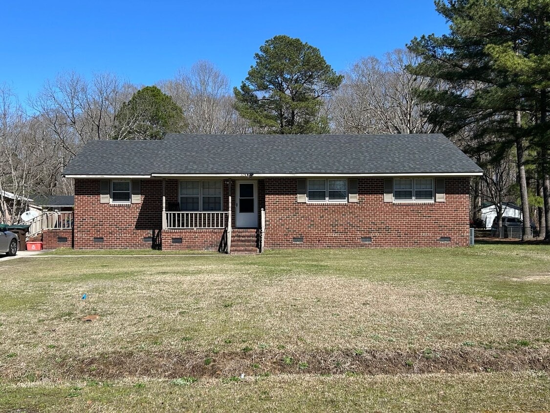 Building Photo - Three bedroom two bath home for rent in Ta...