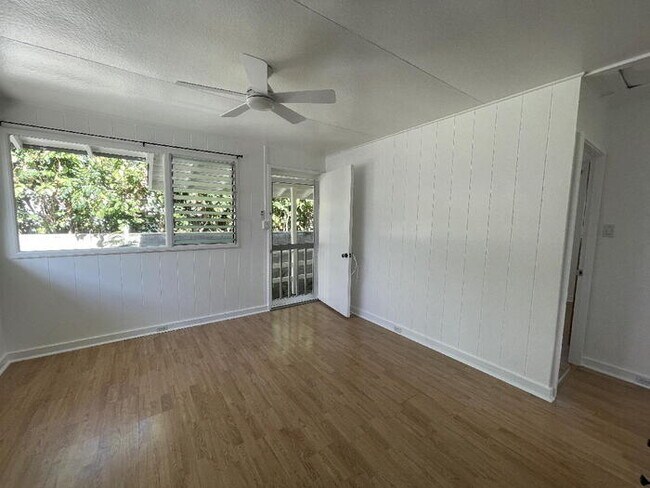 Building Photo - N KALAHEO AVE 2/1/1 A/C, cfan, W/D