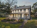 Foto principal - Enchanting 4-bedroom, 3-bathroom Extended ...