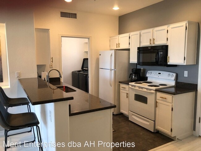 Building Photo - 2 br, 2 bath House - 9253 N FIREBRICK DR #239