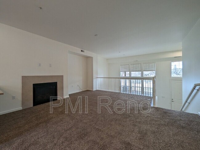 Building Photo - 2490 Eastshore Pl