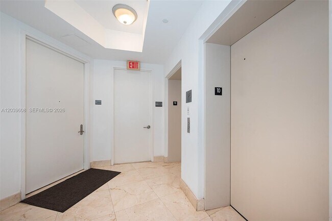 Foto del edificio - 16001 Collins Ave