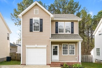Building Photo - 2811 Erinridge Rd
