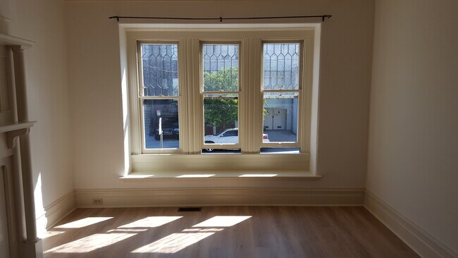 Building Photo - 445 4th Ave