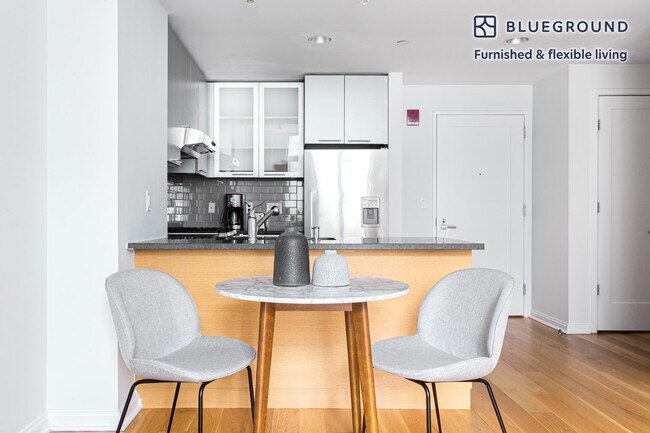 Foto del edificio - 303 Third Street-FL1-ID387