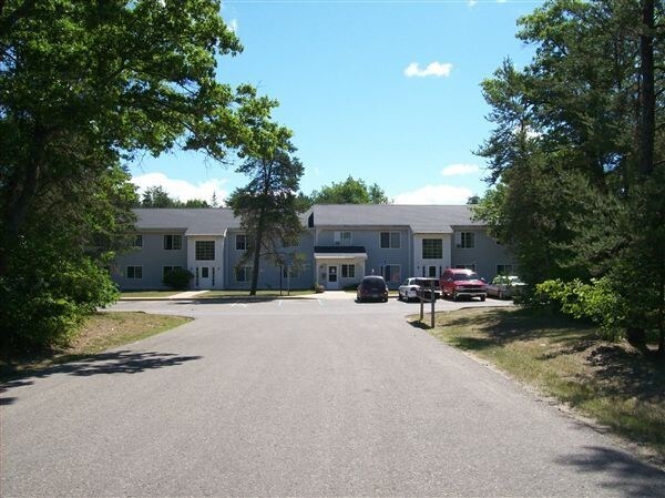 Foto del edificio - 5365 S Straits Hwy