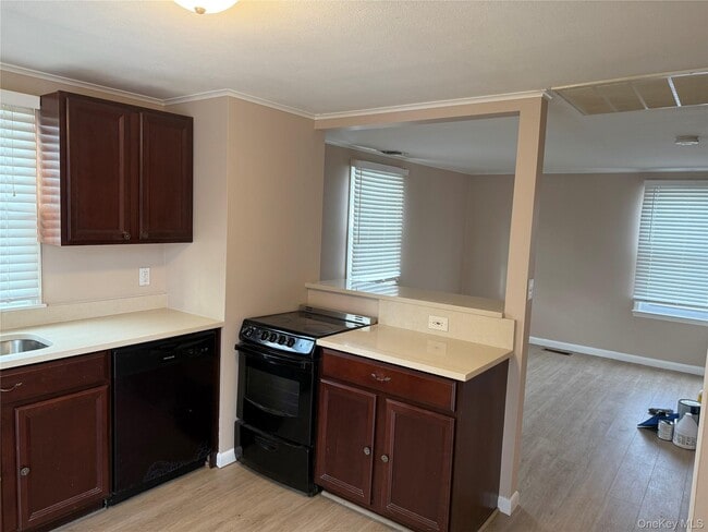 Building Photo - 462 Moriches Rd