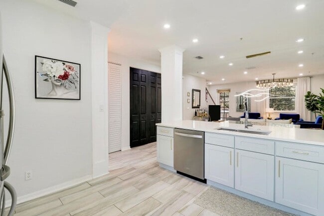 Photo - 1472 Corbison Point Pl House