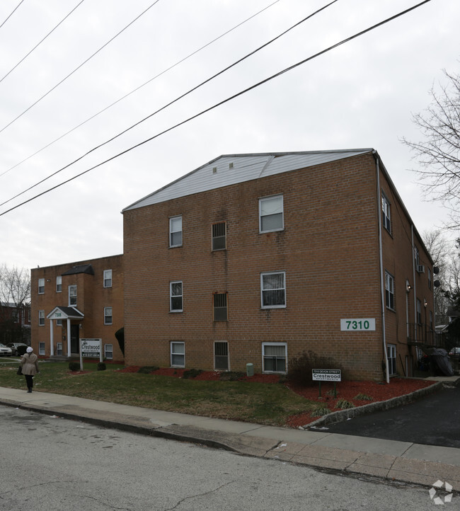 Building Photo - Crestwood Apartments