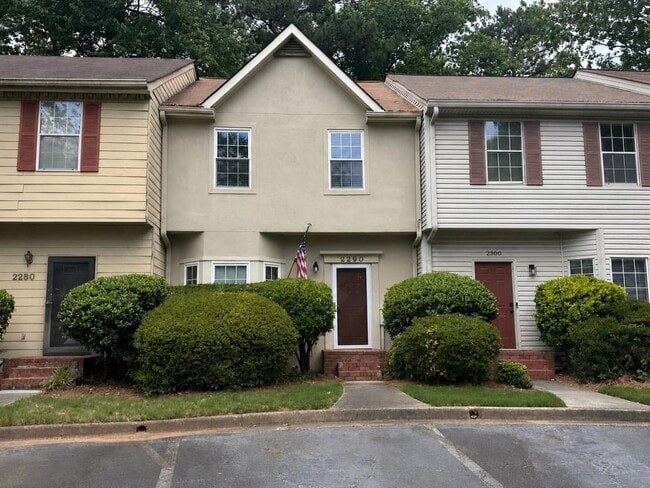 Building Photo - 2290 Fairways Ct