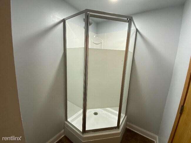 Foto del edificio - 2 br, 1 bath Condo - 75 Street x Greene Rd