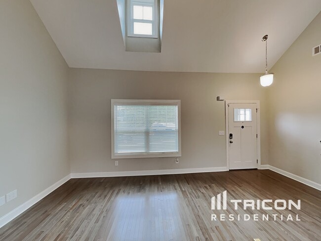 Building Photo - 335 Stonecrest Dr