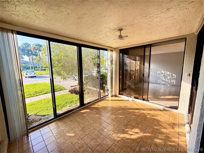 Foto del edificio - 8657 Boca Glades Blvd W