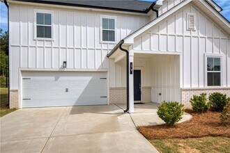 Building Photo - 19 Springwood Ln