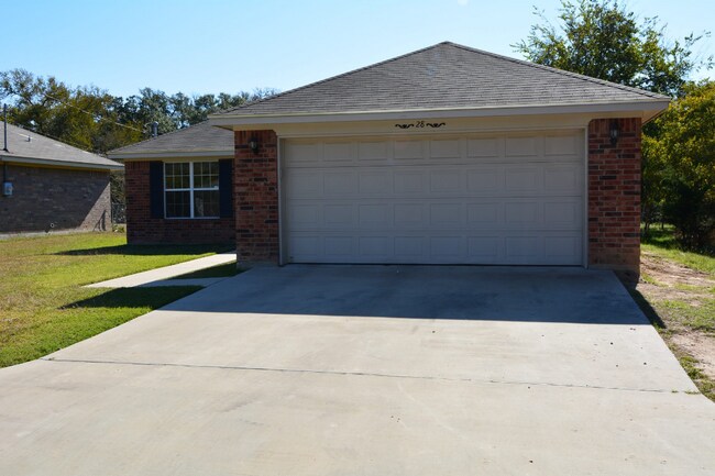 Building Photo - 28 Bluebonnet Dr
