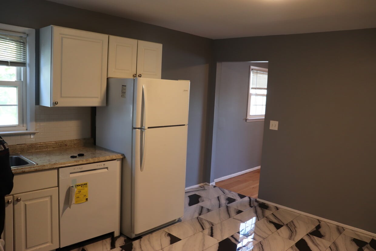 Primary Photo - 30 Riverside Dr