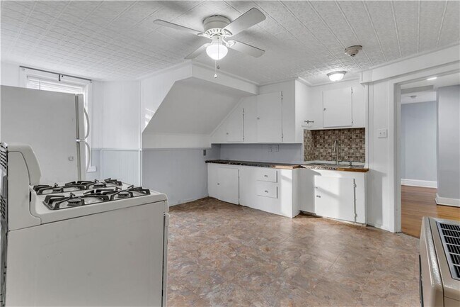 Foto del edificio - 244 Paradis Ave