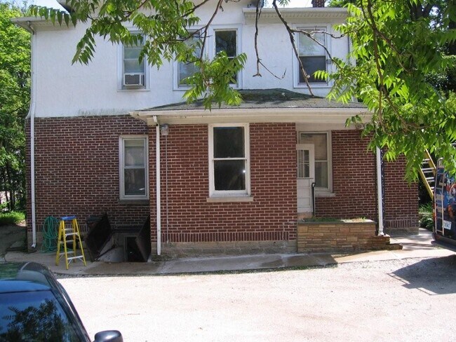 Building Photo - 611 Mulberry Pl